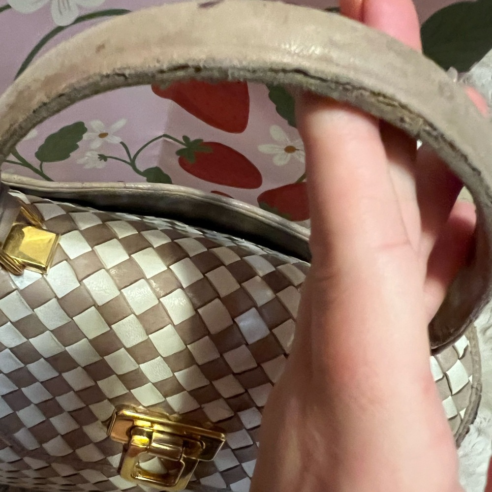 Vintage Bally Leather Kelly bag (callouts in photos) please look before purchase - Picture 7 of 15